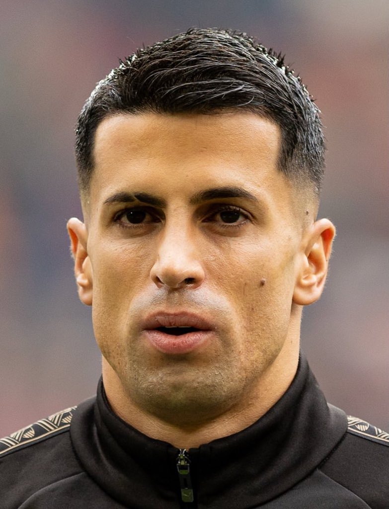 🚨 

جواو كانسيلو أبدى رغبة واضحة: يريد العودة الى برشلونة و هو مستعد لفعل ما يطلبه النادي ..

<a href="/mundodeportivo/">Mundo Deportivo</a>