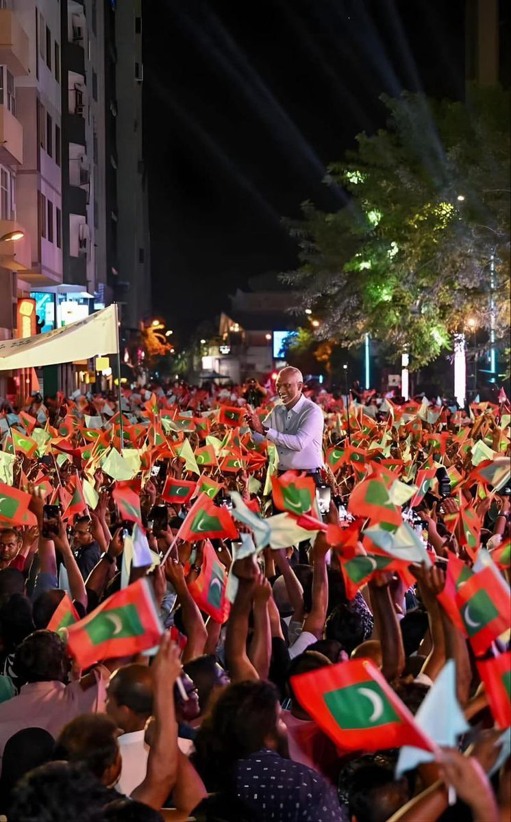 ރައީސް ޑރ <a href="/MMuizzu/">Dr Mohamed Muizzu</a> ގެ ވެރިކަމަށް ކާމިޔާބު 2 އަހަރު ފުރުމުގެ މުނާސަބަތުގައި ރައީސާއި ސަރުކާރަށް މަރުޙަބާ ދަންނަވާ ތަޚްނިޔާ އަރިސްކުރަމެވެ.
ވެރިކަމުގެ 2 އަހަރު ކާމިޔާބު ކަމާއެކު ރައީސް ޑރ <a href="/MMuizzu/">Dr Mohamed Muizzu</a>  މިނިންމަވާލެއްވީ ބަނގުރޫޓުގެ ތުންފަތްމަށްޗަށް MDP ގެންގޮސްފައިވާ އޮތް މިޤައުމު