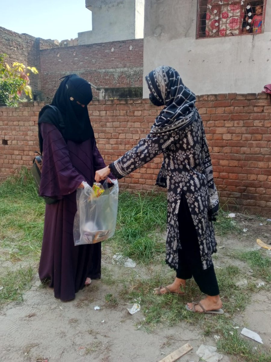 SSDOPakistan's tweet photo. Solid Waste Management Activity by YLA Group 4 under the Pakistan Youth Leadership Initiative (PYLI).
#BritishCouncil #PYLI #EducationAboveAll
@BritishCouncil @EAA_Foundation https://t.co/aByLz4FLND