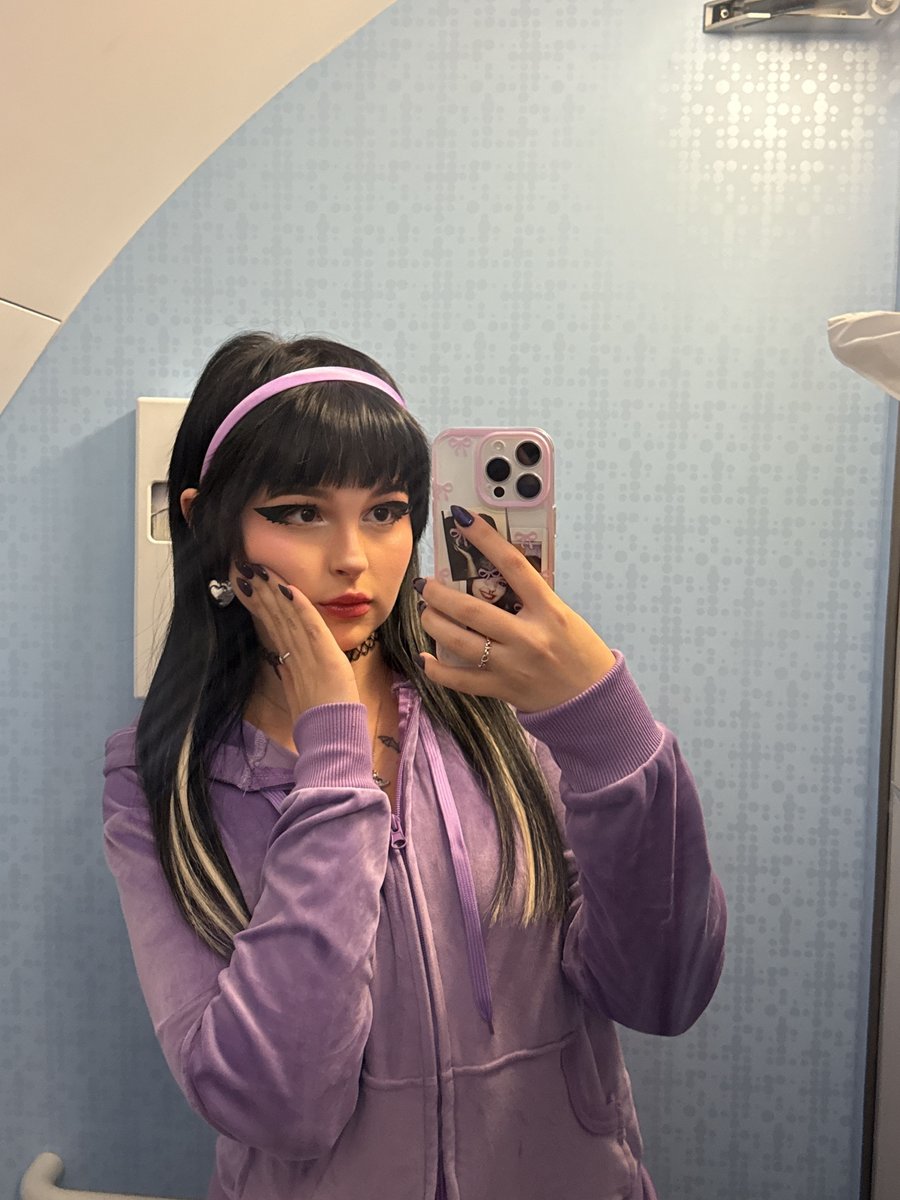 lumarist's tweet image. hi (say it back)