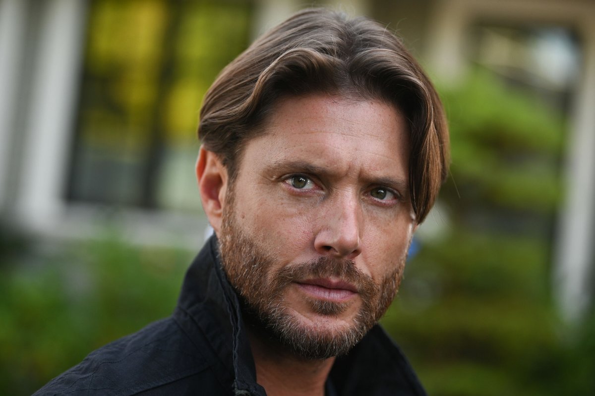 I spent a whole day voting for Jensen Ackles (not 24/7 obviously lol) &amp; didn't get any closer to getting him into 4th place BUT did pad his lead for 5th I'll take that as a win. We still got until 3pm est on the 19th so I'll keep voting hope you will too.

justjared.com/2025/11/03/who…