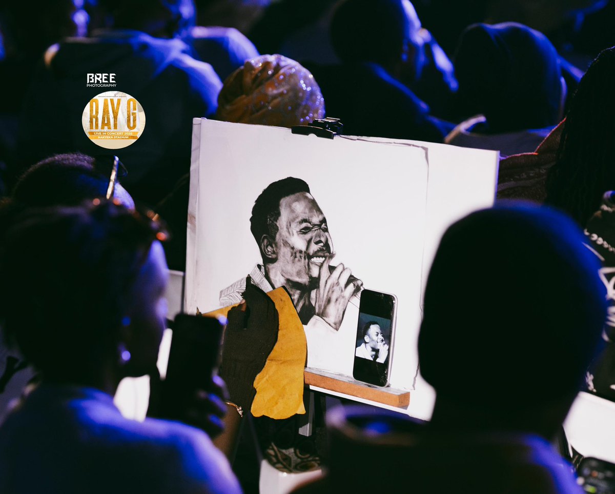 ShallonArts's tweet photo. @bamwinejnr I do best Portraits at an Affordable price 📞☎️0708841127 https://t.co/iNvV8heAE8
