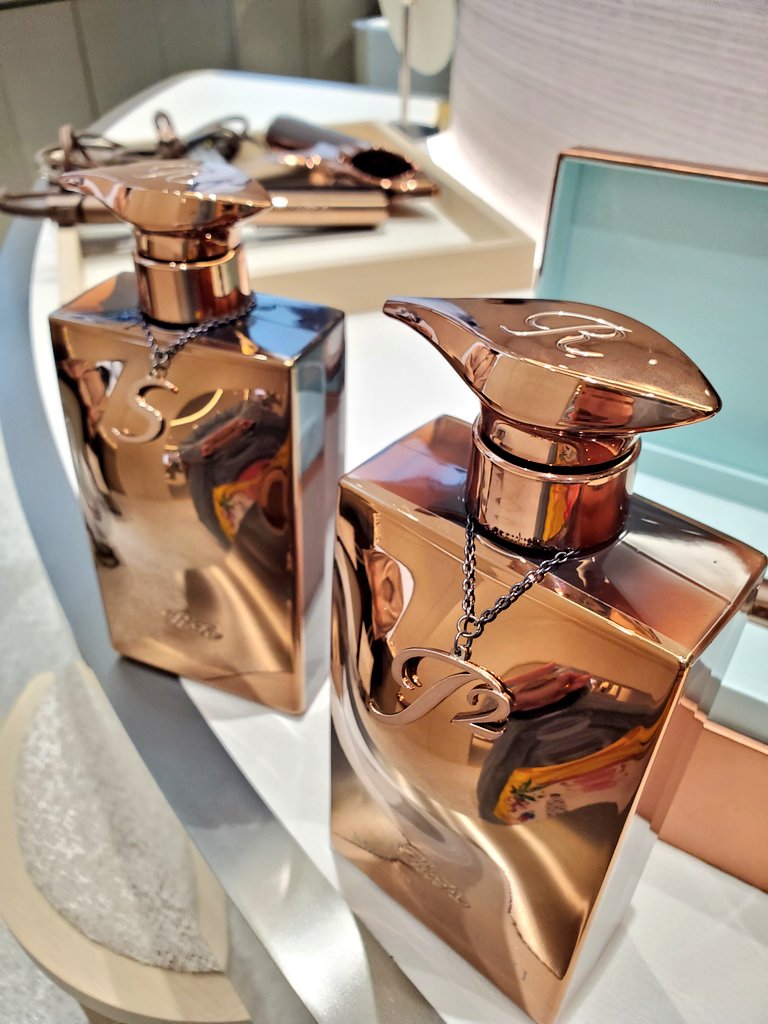 raspberrymocha_'s tweet image. 昨日ReFa GINZA行ってきました✨️
とっても素敵だった。。。！
ダメージ感じるからシャントリも
リファ使ってみたいな🧸💛
紅茶の香りも気になります☕💕
当選できたらレビューします🌸