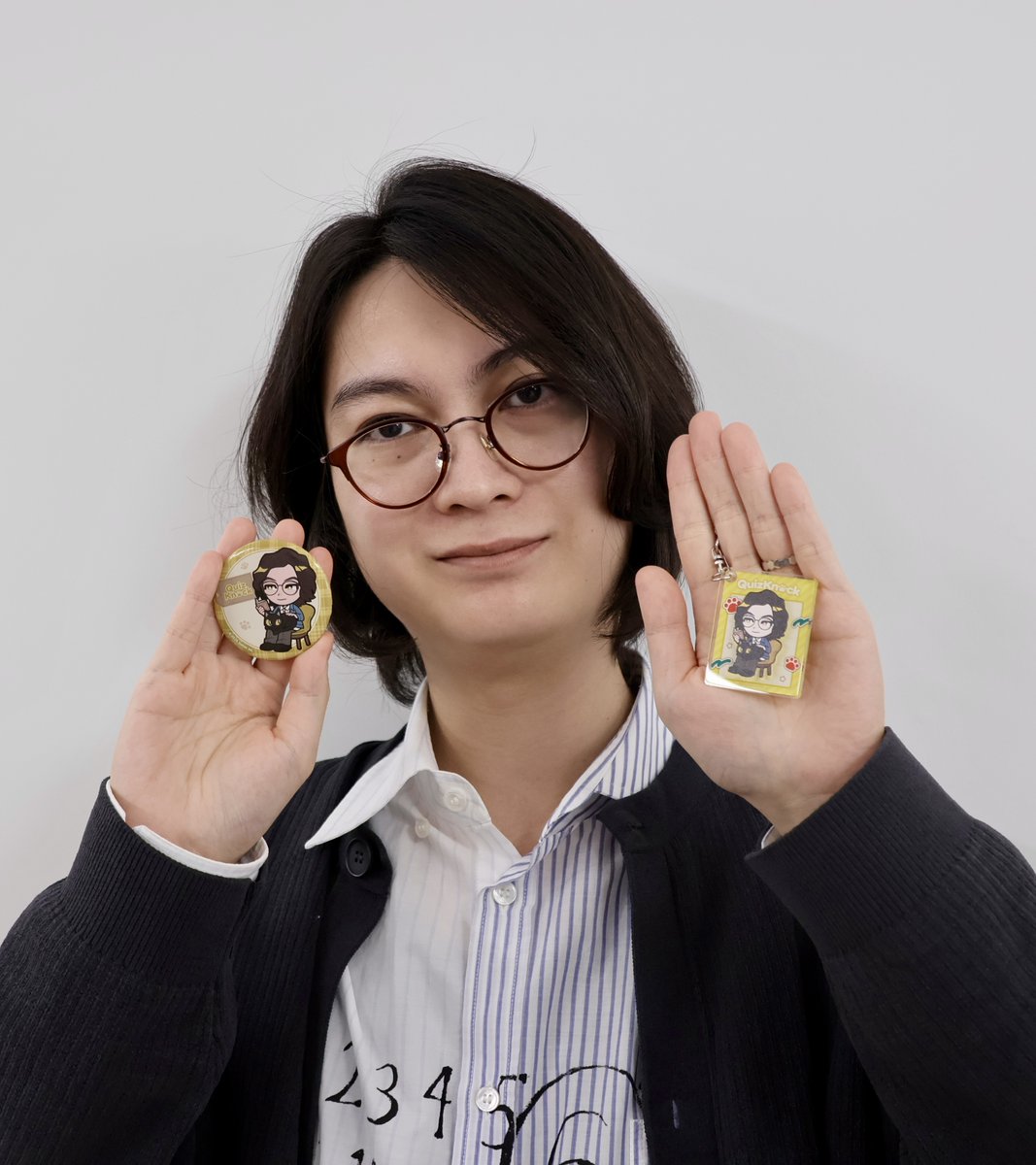 qk_10th's tweet image. ＼カラオケ #まねきねこ コラボグッズ紹介🛍️／

「猫の曲といえば？」で世代の違いがわかりそうですよね。私はスピッツの『猫になりたい』か、BUMP OF CHICKEN『K』です。（伊沢）

道で前を横切るのってだいたい黒猫じゃないですか？　黒猫だから覚えているのか、単にそういう地域なのか（河村）