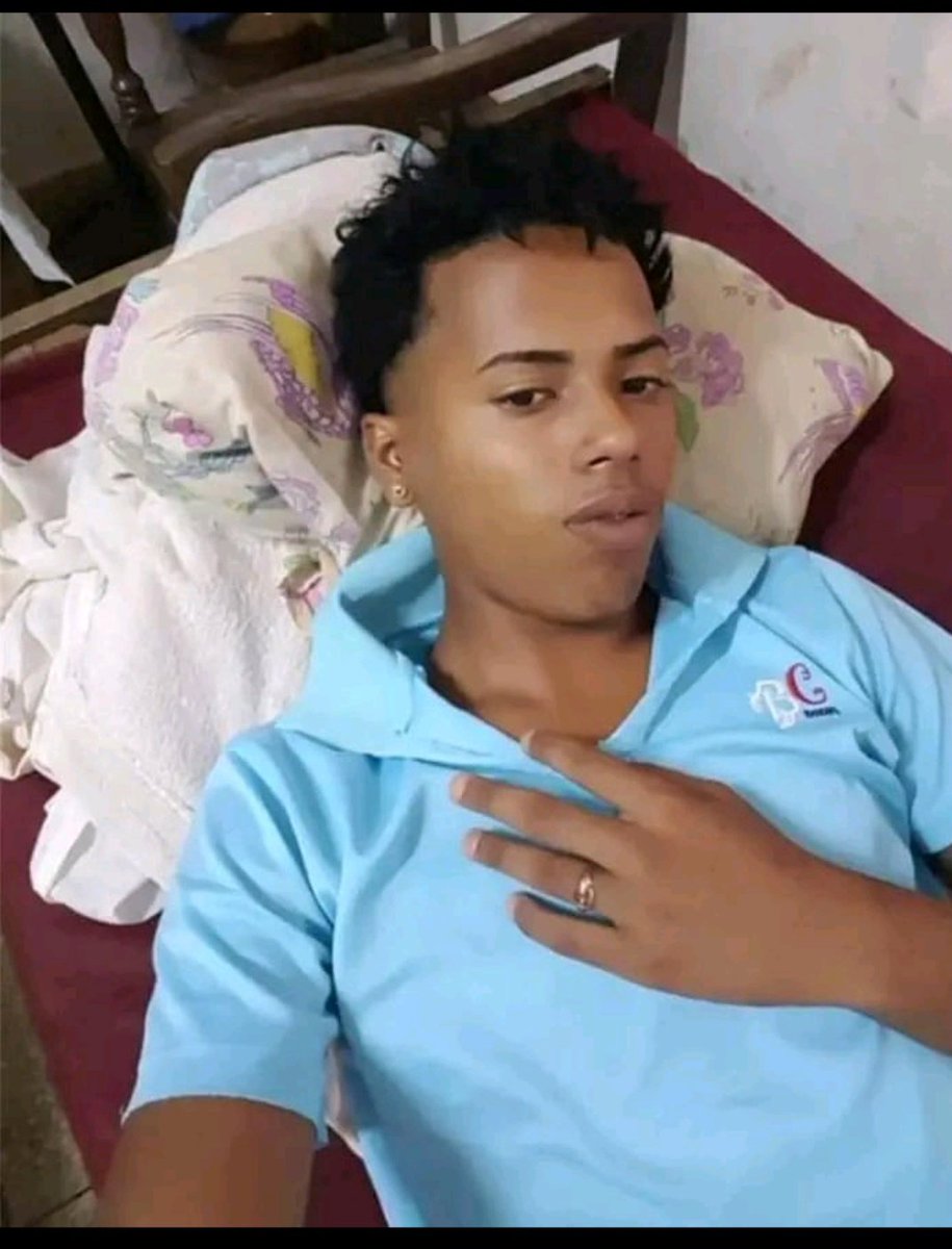 JacksonAlvarezM's tweet photo. Bugarron de holquin con perla 

#bugarron #cubano #pinga #perlaenelpene https://t.co/eaeZM3Fwpy