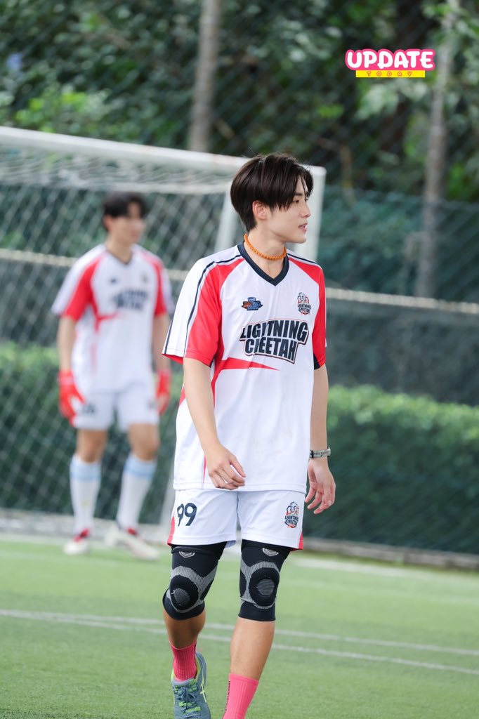 Update__today's tweet image. “เล้ง ธนพล” นำทีม “Lighting Cheetah” เตรียมพร้อมอุ่นเครื่องก่อนลงสนามในมหกรรมกีฬาสุดยิ่งใหญ่แห่งปี “GMMTV STARLYMPICS 2025” ⚽️✨

#GMMTVStarlympics2025
#LengThanaphon
#UPDATETODAY #ข่าวบันเทิง