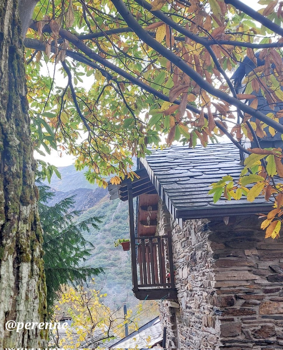 No es el balcón de Julieta, ni tampoco está en Verona, pero a mí me parece, que tiene un punto romántico. 
#BuenosDías #17Nov