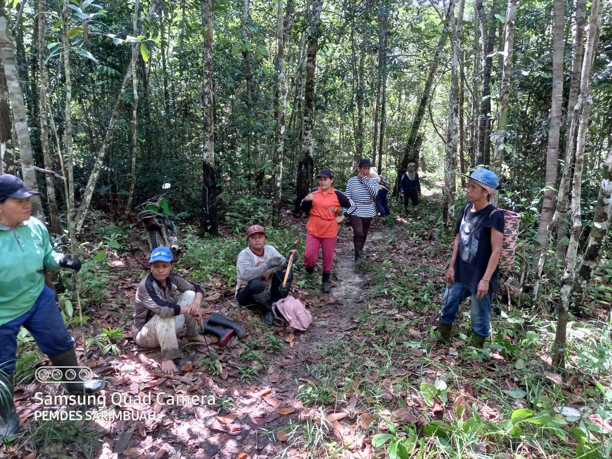 Gotong Royong Membangun Desa; wujud nyata kerja kolaboratif semua pihak dalam Membangun Bangsa
#TerimaKasihYandriSusanto
#SelamatkanDesaDariNarkotika
#DesaBersinar
#DesaGotongRoyong
<a href="/prabowo/">Prabowo Subianto</a>
<a href="/YandriSusanto/">Yandri Susanto</a>
<a href="/ArizaPatria/">Ariza Patria</a>