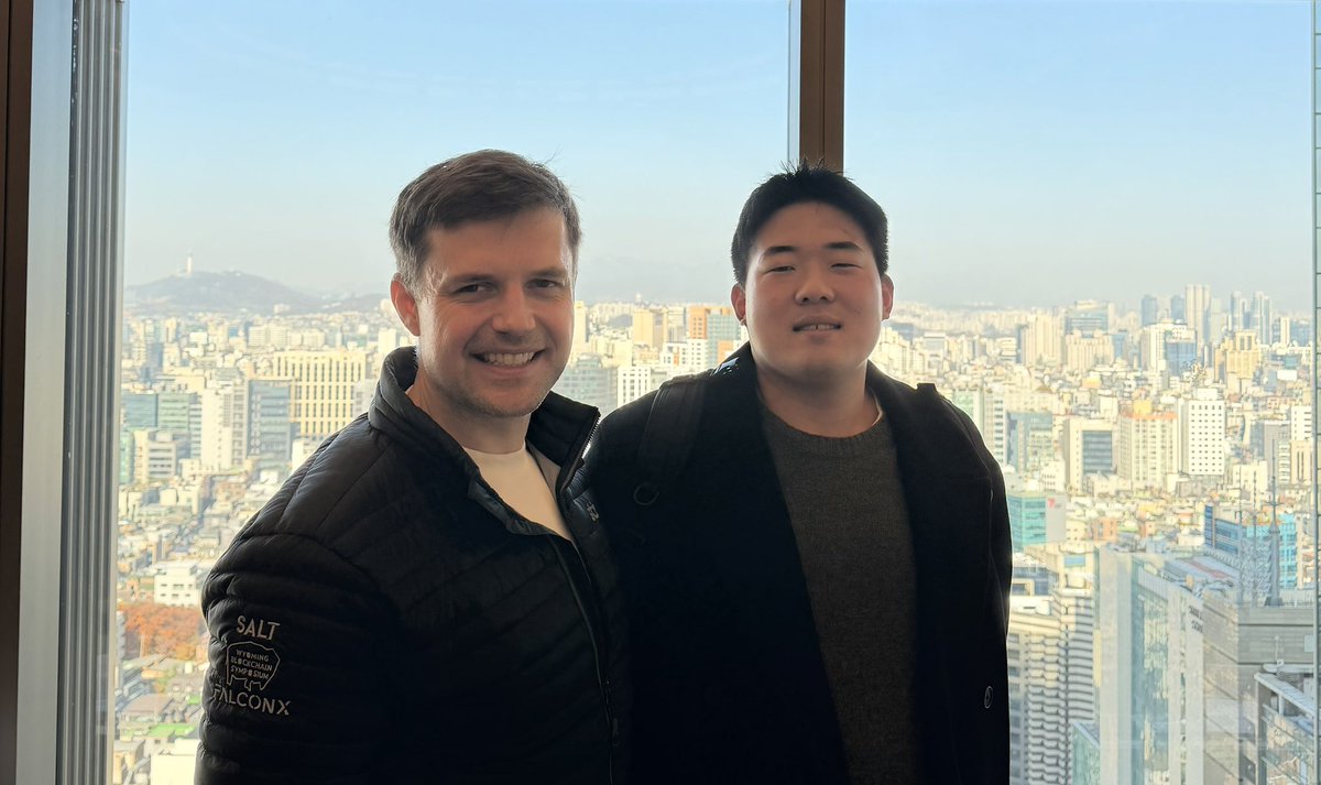 michaelh_0g's tweet image. Multiple media interviews with @bloomingbit_io , @_ppause and @hankyungmedia to chat about decentralized AI

Special thanks to the very talented @eunlaf1225 @prince0fseoul @youbin_kang for fun meetings, interviews, and setting things up