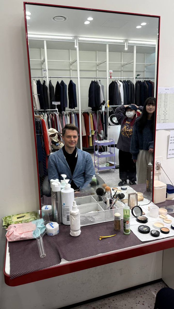 michaelh_0g's tweet image. Multiple media interviews with @bloomingbit_io , @_ppause and @hankyungmedia to chat about decentralized AI

Special thanks to the very talented @eunlaf1225 @prince0fseoul @youbin_kang for fun meetings, interviews, and setting things up