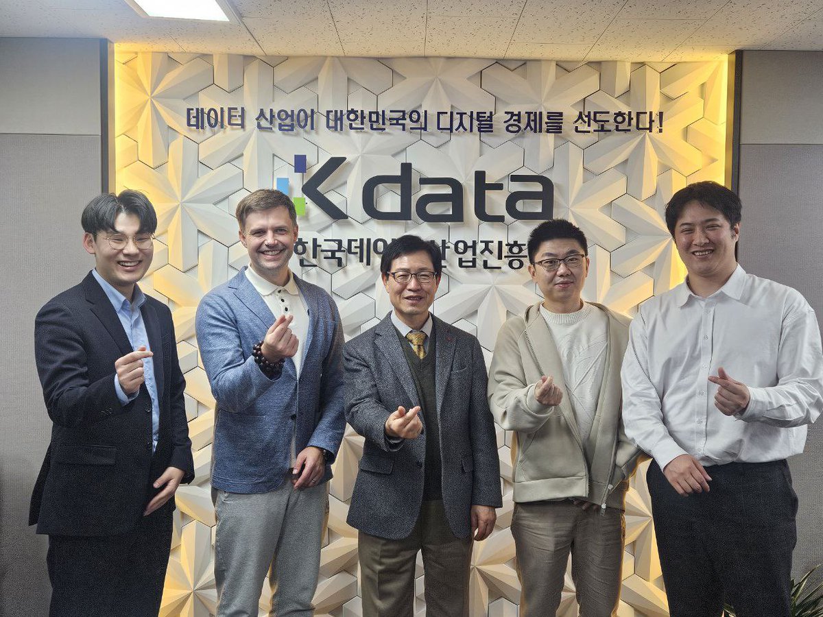 michaelh_0g's tweet image. And more in Seoul:
✅ Met with trading groups
✅ Checked out a baseball team
✅ Met with cloud infra and data providers
✅ Delicious food 
✅ Jogging in 3C weather 😅 

친절한 두 번째 고향인 한국에 감사드립니다. 다음 달에 뵙겠습니다 :)
