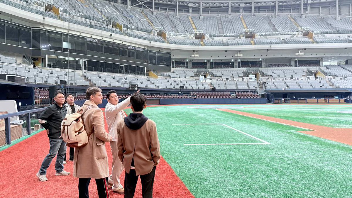 michaelh_0g's tweet image. And more in Seoul:
✅ Met with trading groups
✅ Checked out a baseball team
✅ Met with cloud infra and data providers
✅ Delicious food 
✅ Jogging in 3C weather 😅 

친절한 두 번째 고향인 한국에 감사드립니다. 다음 달에 뵙겠습니다 :)