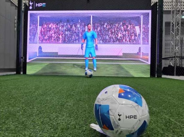 HPE_APAC's tweet image. At #HPEDiscover More AI Southeast Asia 2025, attendees experienced football like never before. ⚽
“The Penalty Challenge”, powered by HPE and Tottenham Hotspur Football Club, featured AI-powered penalty kicks, leaderboards, and personalized photos, all through an immersive tech…