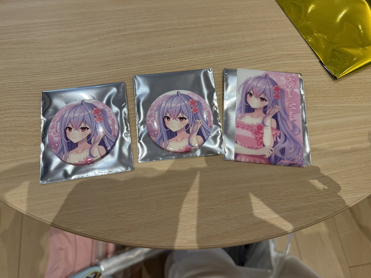 yoruyoru_f's tweet photo. @n5_lap 初めまして、検索より失礼いたします。
こちら画像1のものを所持しているのですが、
こちら3点で画像2のものを2点のような形での交換は可能でしょうか。
ご検討よろしくお願いいたします。 https://t.co/ikO5NnE3QG