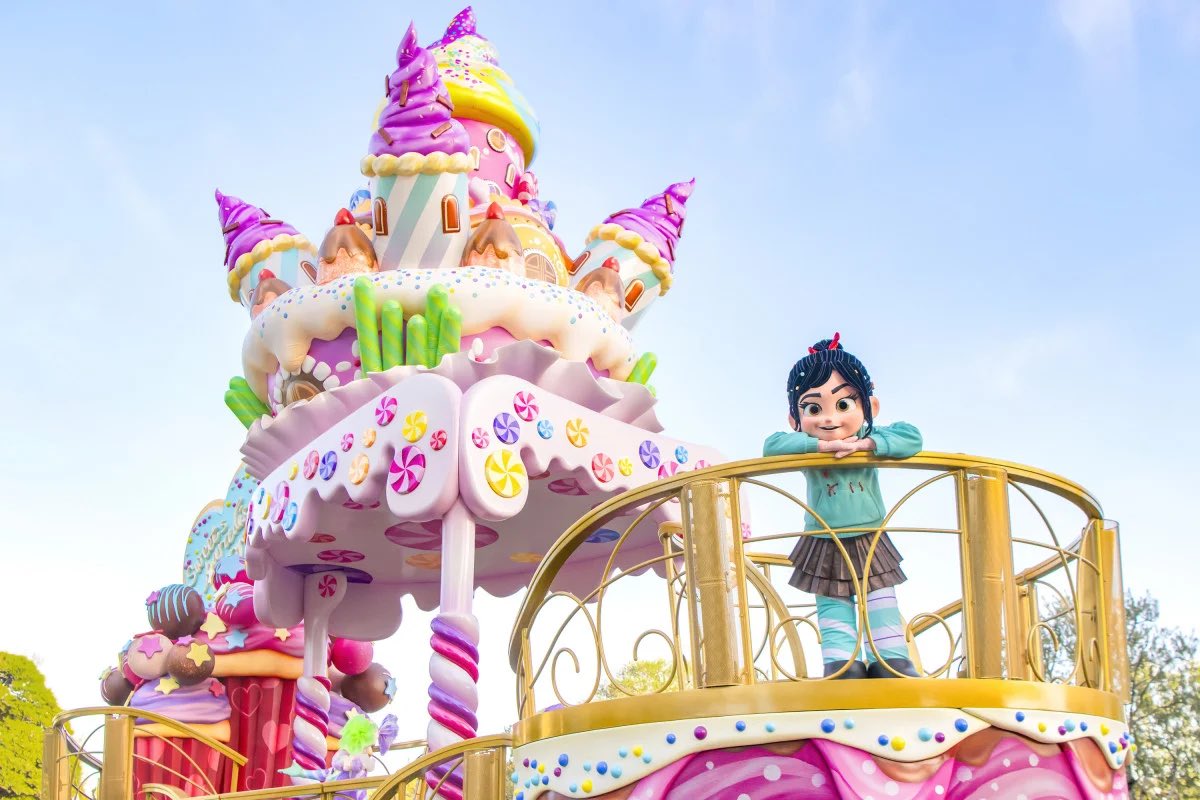 tdr_doria's tweet image. 4月9日より、ディズニー・パルパルーザ第6弾『ヴァネロペのスウィーツ・ポップ・ワールド』が開催されます。(6月30日まで)

デコレーションやフード、一部のグッズは3月9日より先行販売☆
tokyodisneyresort.jp/tdl/event.html
#TDR_now #TDR__now #TDR_info