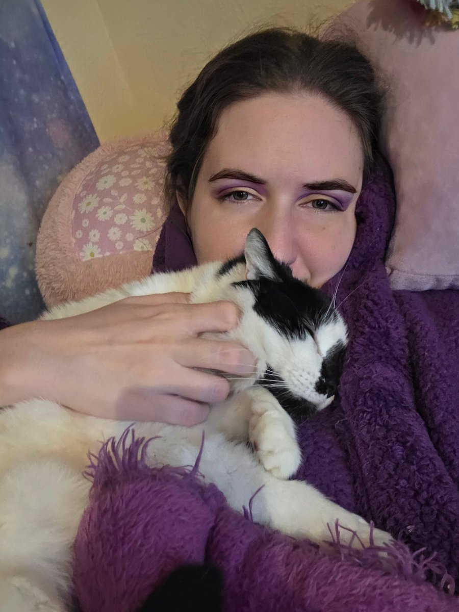 Miss Emily Rose tweet media