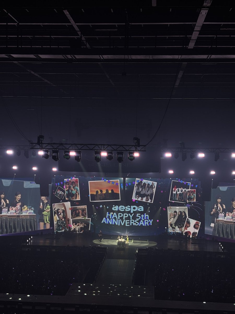 Iarry.bluu tweet media