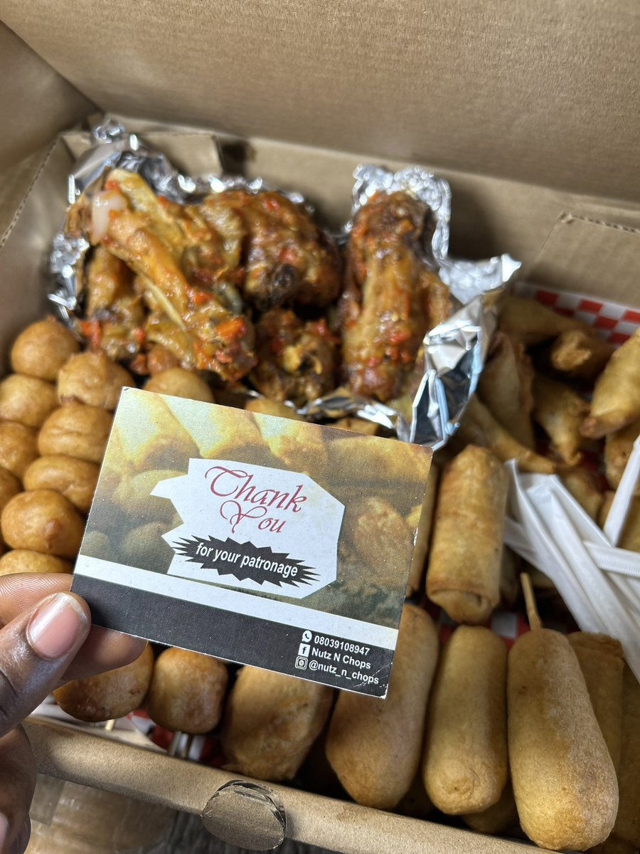 nutz_n_chops's tweet image. Good morning fam❤️
Happy New week😃😃

One thing about Nutz&amp;amp;chops , is that we will leave you salivating for more😍

We have smallchops boxes in different prices, with different content just for your satisfaction.

Want to give us a try?
Call/whatsapp-08939108947
Abule Egba,Lagos