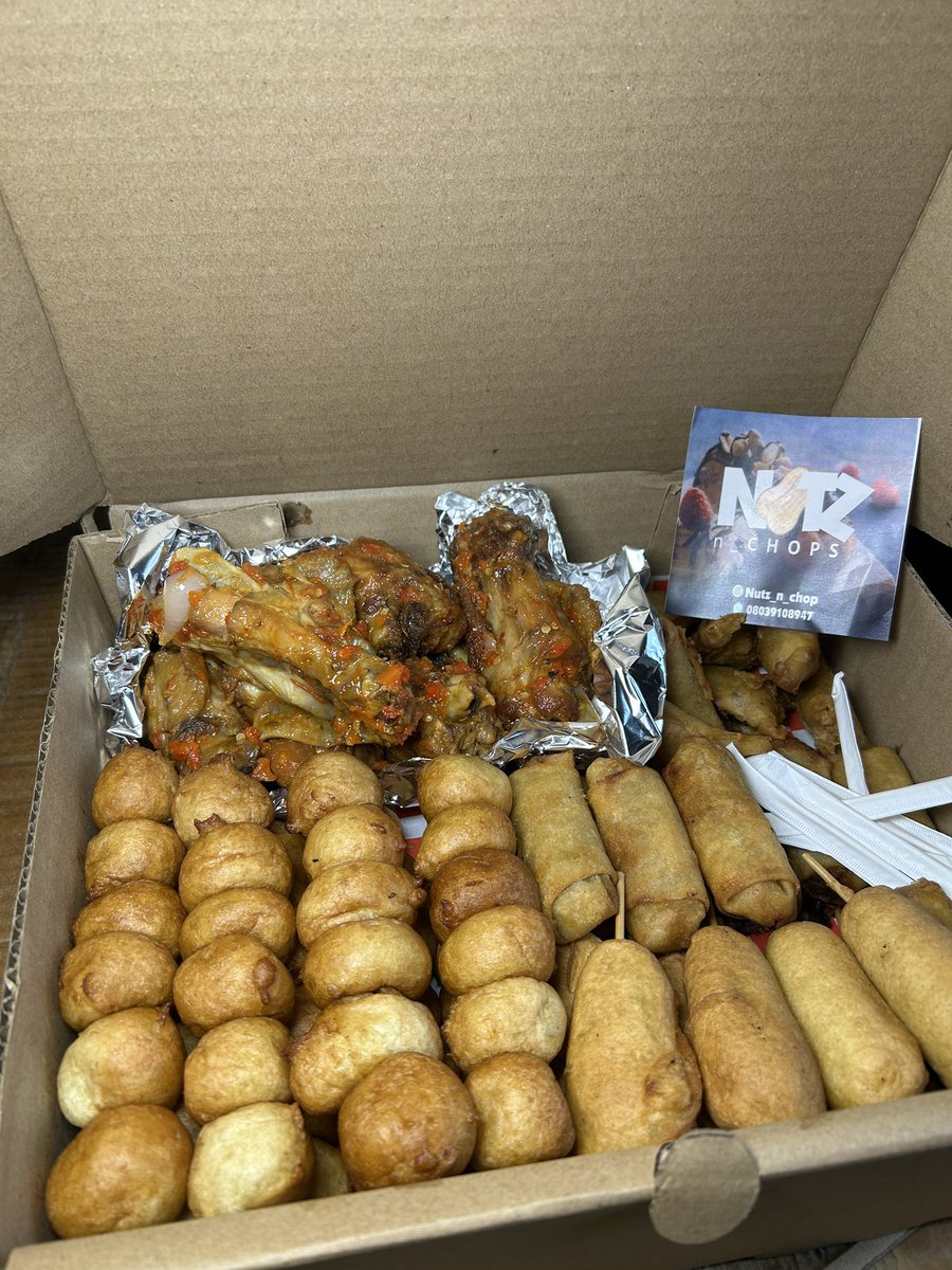 nutz_n_chops's tweet image. Good morning fam❤️
Happy New week😃😃

One thing about Nutz&amp;amp;chops , is that we will leave you salivating for more😍

We have smallchops boxes in different prices, with different content just for your satisfaction.

Want to give us a try?
Call/whatsapp-08939108947
Abule Egba,Lagos
