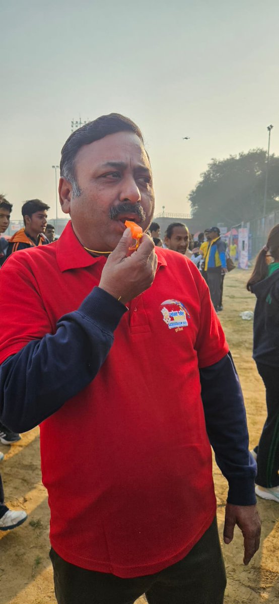 advolokesh's tweet image. बीते दिन नमो रन - रोड सेफ्टी कार्यक्रम में शामिल होकर युवाओं की ऊर्जा और उत्साह को करीब से महसूस किया।
आइए, हम सब फिट इंडिया और खेलो इंडिया के विज़न को मिलकर आगे बढ़ाएँ।

#namoagain #bjp4development #bjp4india #bjp4delhi #cmdelhi #kheloindia #fitindia #sansadkhelmahotsav #namorun