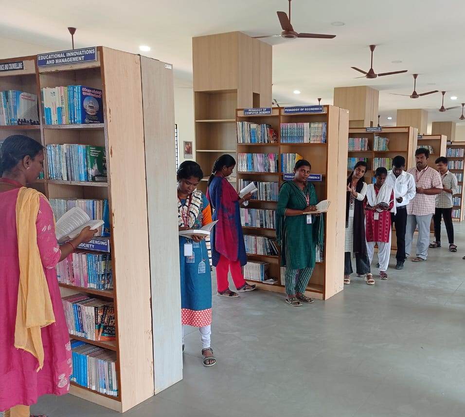 NSSGRT1TVLR's tweet image. Our B.Ed. student teachers actively participated in the Book Review session, presenting insightful reflections and showcasing their love for reading.
#GRTCollegeOfEducation #LibraryWeek2025 #BookReview #ReadingCulture #FutureTeachers #EducationalActivities #LoveForReading #GRTCOE