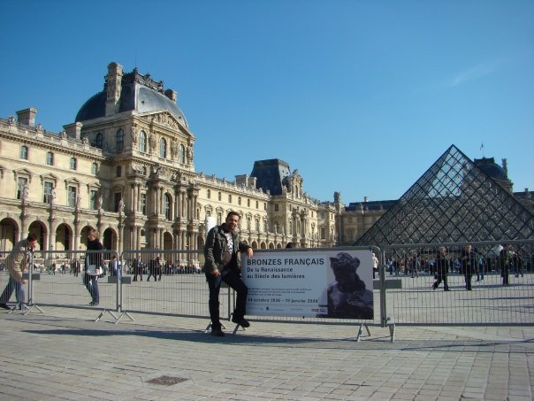 معظم المتاحف برة مجانا
ومافيش مدة زمنية محددة للزيارة نهائي !!!
في اي خرابة !!!
المتحف البريطاني في لندن
متاحف واشنطون كلها
متحف اللوفر مجاني معظم الوقت
مجاني للاطفال
مجاني لسكان الاتحاد الاوروبي
مجاني بعد 6 مساء
مجاني اول جمعة في الشهر
الخ الخ الخ
متحف ليفربول مجانا بس بيقولك