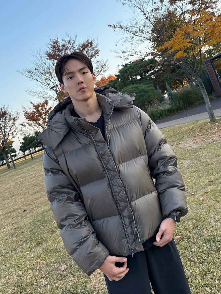 nunugomy's tweet photo. Shownu IG Update

“Looks like I won’t have to worry this winter~ 🎵
#.ad  #.lululemon”

LULUSHOWNU 🤭🥰 https://t.co/524A8INHaP