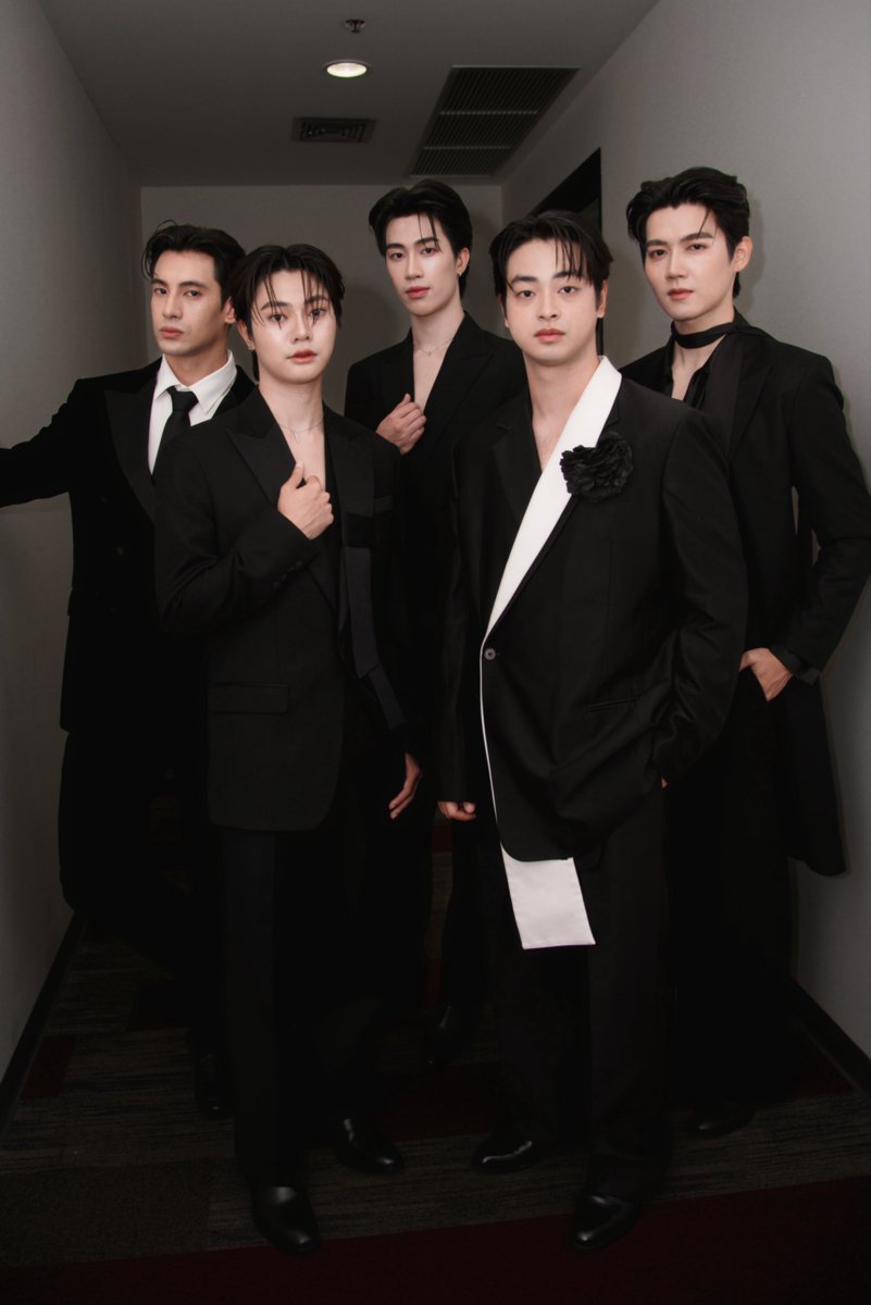 sc_flourish's tweet photo. “ไม้เอก” , “ต้า” , “อ๊อฟ” , “เชียร์” และ “ฟลุ๊ค” พร้อมแล้วสำหรับงานแถลงข่าว “ช่อง 3 มีอะไรใหม่ Channel 3 Update” #CH3มีอะไรใหม่ #มีอะไรใหม่ 

@maiakets @Tarjry 
@AofAkekarin #_chpwk_ @capitalfluke 

#ดูทีวีกด33ดูออนไลน์ที่3Plus 
#การโต้กลับของซินแส 
#MySecretOfSeerTheSeries 
#SCFlourishEntertainment