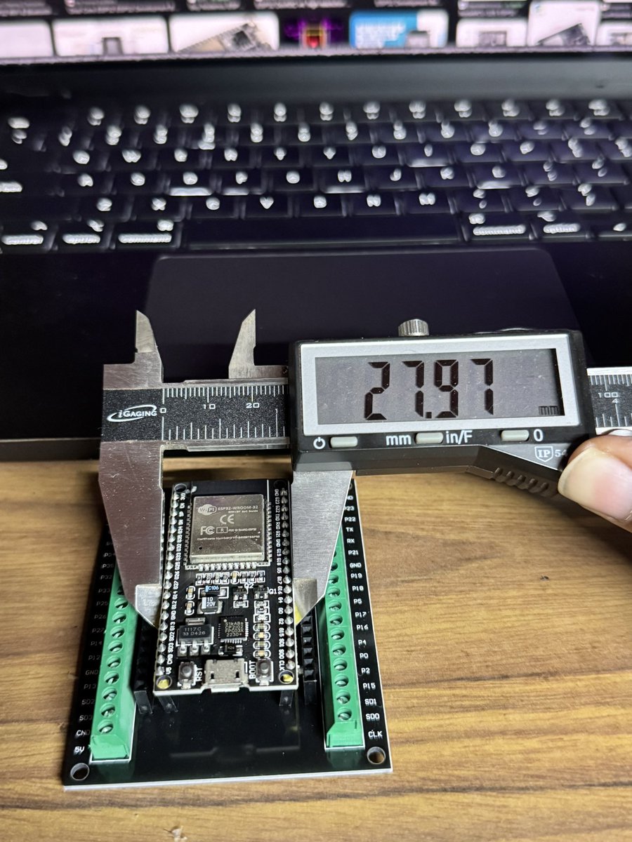 _devalopr's tweet image. That’s either a wider than usual ESP32 or a badly designed terminal adapter
