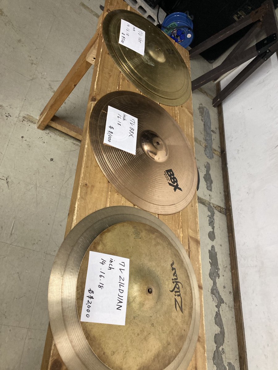 フリマ出店では店長の私物のCD、レコード
当店で使用していたワレシンバルを出品致しております！！
是非ご覧ください！！