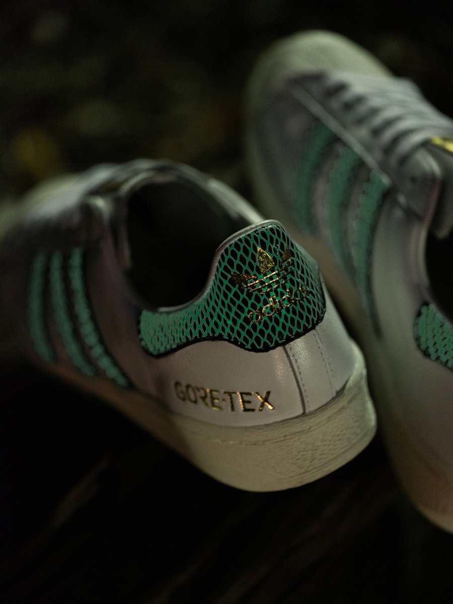atmos × ADIDAS SUPERSTAR 82 GTX G-SNK 
11月22日発売予定
sneakerhack.com/archives/283482
GORE-TEX を採用した人気モデルに新カラーがリリース