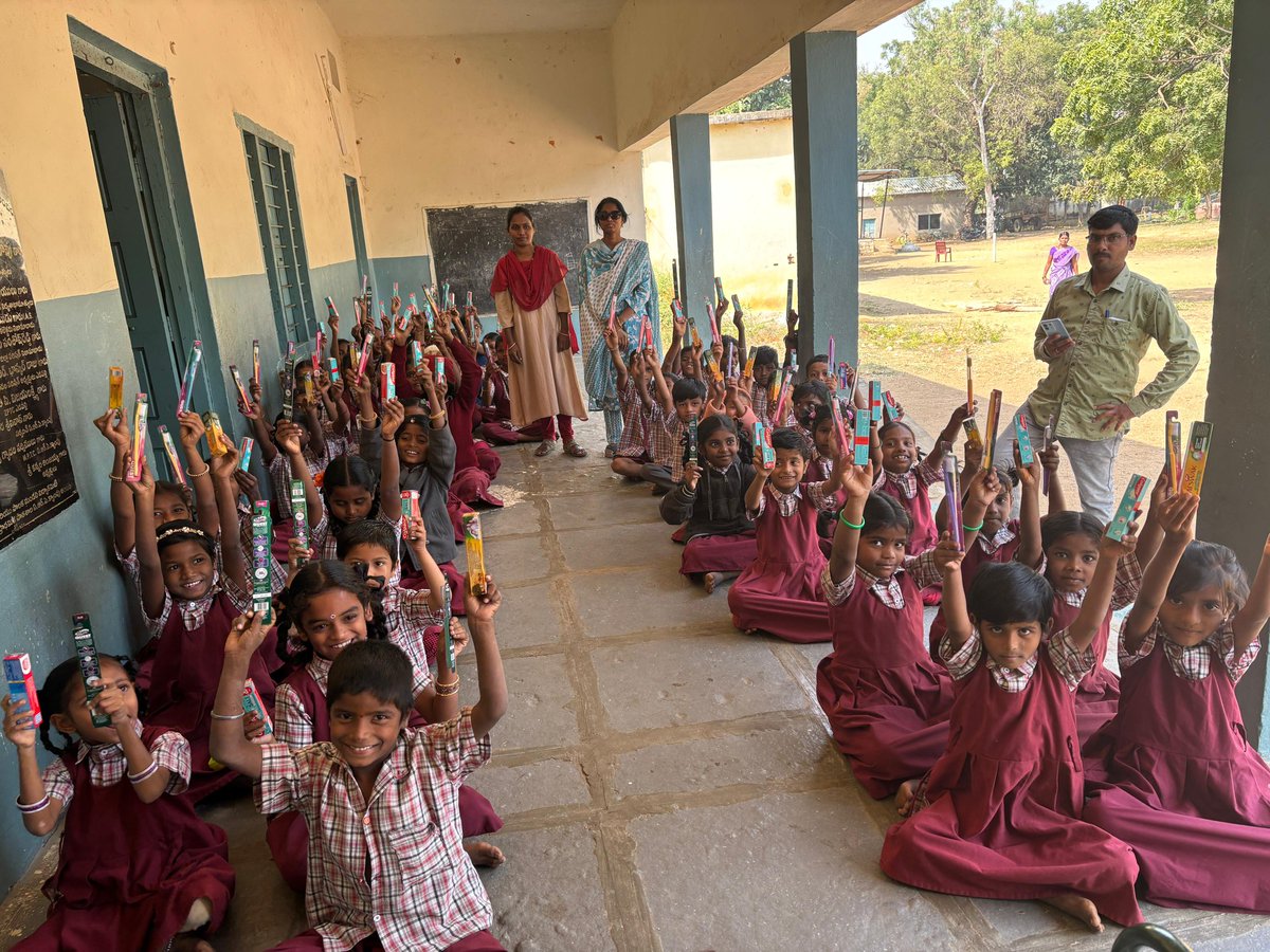 TDSA_TELANGANA's tweet photo. **Project 3: Oral Health For Every Child*
Conducted in ARP CAMP , Yedapally (Mandal) of Nizambad District by Telangana Dental Students Association, organised by MALKA RISHITHA.
#tdsa https://t.co/0n3sUCr8GI