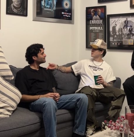 vlzgeek's tweet image. el duo favorito de las girls as always✨❤️‍🩹