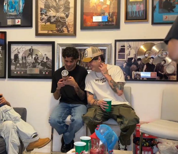 vlzgeek's tweet image. el duo favorito de las girls as always✨❤️‍🩹