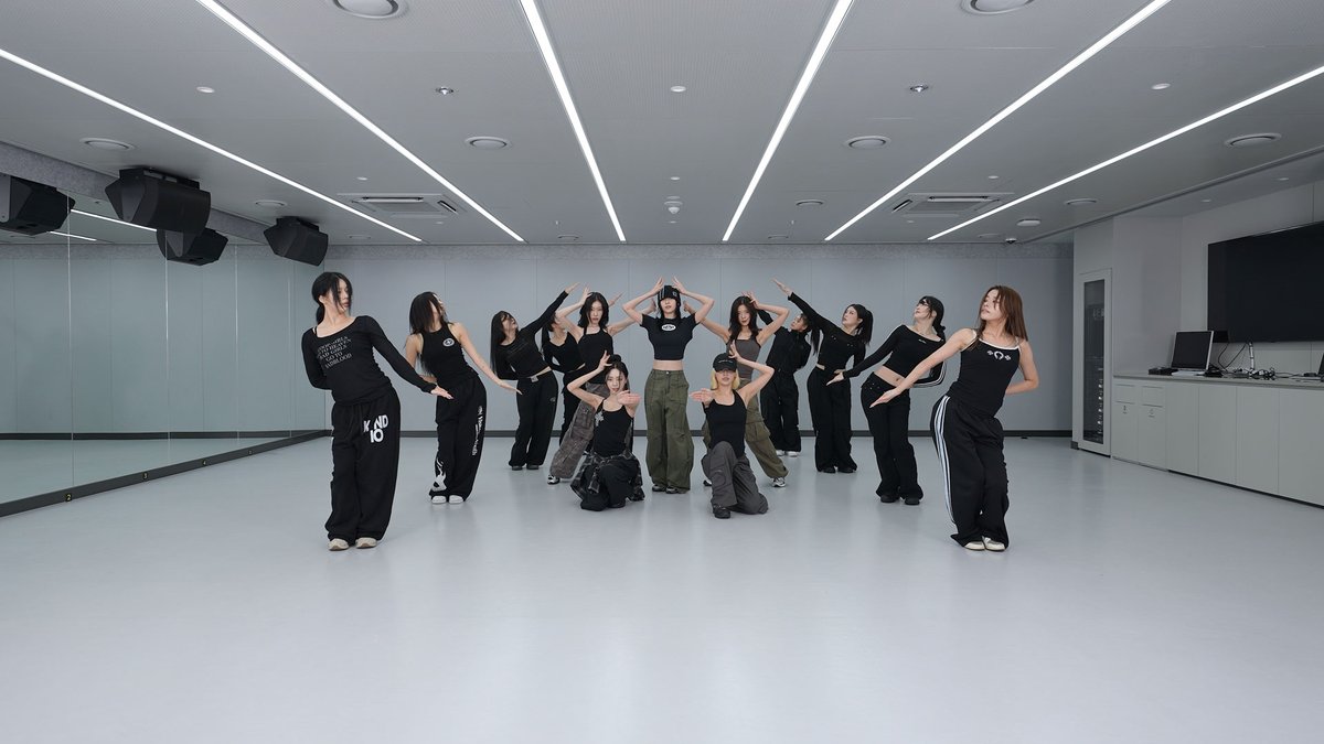 ITZYofficial's tweet image. ITZY &quot;TUNNEL VISION&quot; Dance Practice (Fix Ver.) (4K)
🎬 youtu.be/sepXm4ypo-U

ITZY &amp;lt;TUNNEL VISION&amp;gt;
🔗 itzy.lnk.to/TUNNELVISION

#ITZY #MIDZY @ITZYofficial
#ITZY_TUNNELVISION
#ITZY_TNVS