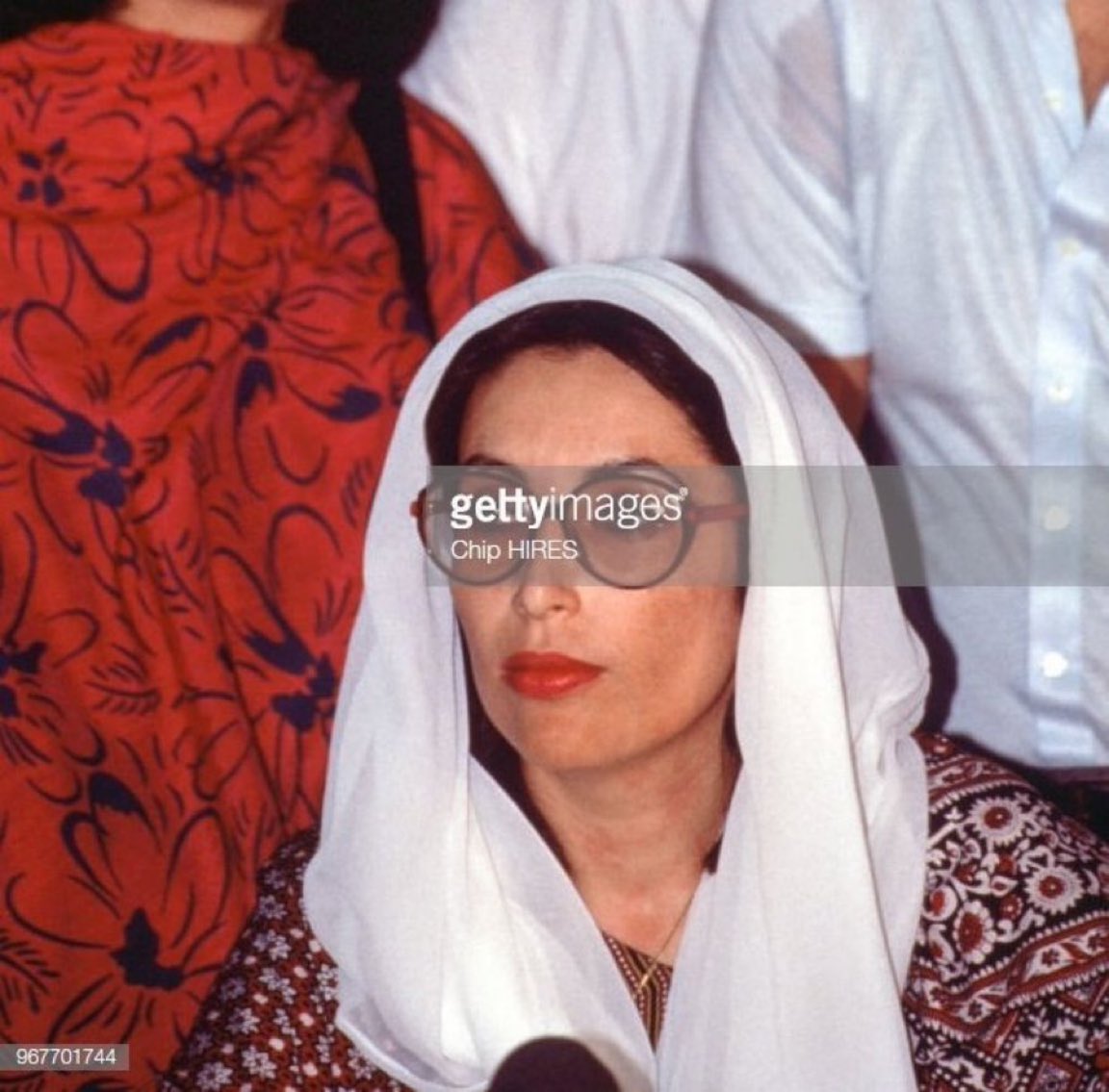 AyazBuriroPPP's tweet image. November 17, 1988: A memorable moment Shaheed Mohtarma Benazir Bhutto addresses her first major press conference after leading the #PPP to victory in the 1988 General Elections and being nominated as the first female Prime Minister of the Muslim world.
#SMBB ❤️