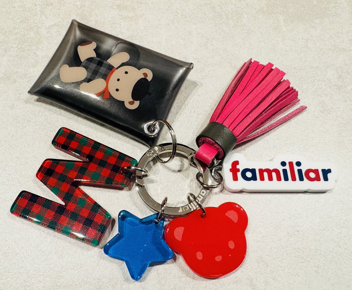 先週、念願のファミリアカスタマイズチャームに。可愛すぎてもう一個