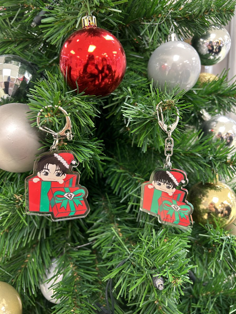 Lnct_08's tweet photo. トレジャー
treasure
クリスマス🎅
一発で2人とも推し出した🌟 https://t.co/4rDelHzQlk