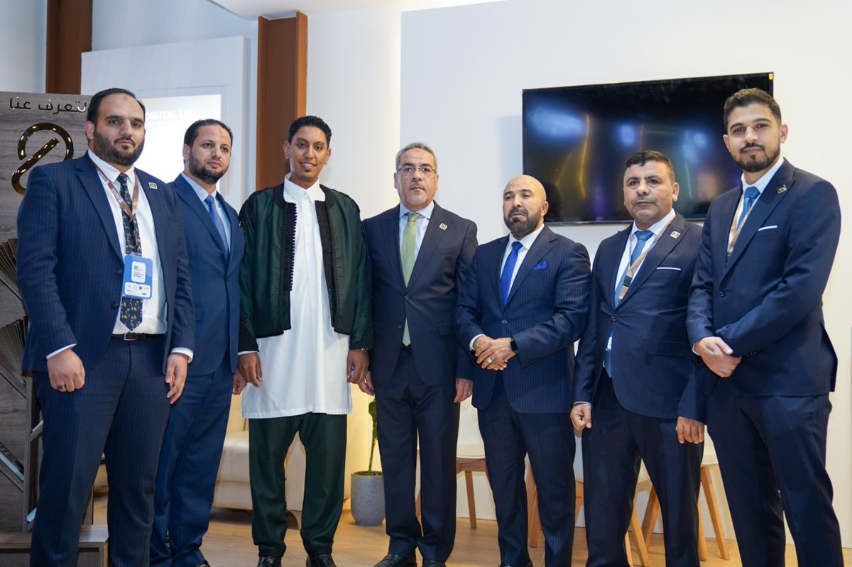 Libank_ly's tweet image. دعمًا لمستقبل الرعاية الصحية 🩺
شارك المصرف الإسلامي الليبي في المؤتمر الثاني لطب العيون.
انطلاقًا من مسؤوليتنا الاجتماعية، نستثمر في دعم العلم والمعرفة، ونسعى لبناء جسور التعاون بين القطاع المالي والصحي، لأن صحة المجتمع أساس تنميته.

#المصرف_الإسلامي_الليبي #تطلعات_تدعمها_القيم