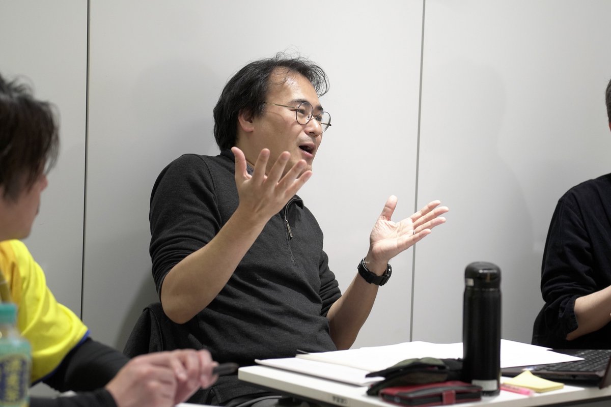 pancakenokai's tweet image. パンケーキの会『エーリヒ・ケストナー～消された名前～』
作者鈴木アツトさんをお招きしての勉強会の模様です。

ご予約開始は11月29日～
現在2作品セット券を先行販売中！
forms.gle/cvnCGvMkWGuDsN…

#パンケーキの会 #ある夜をめぐって #ケストナー