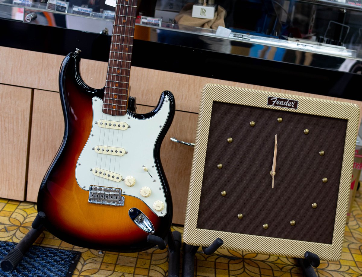 ロック館】新入荷しました～！ Fender Tweed Wall Clock Fenderの有名