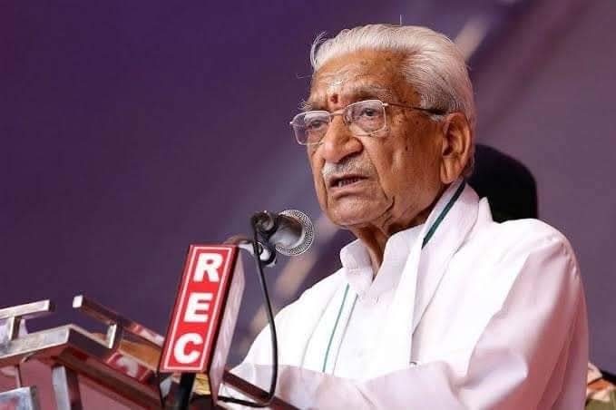 HRajaBJP's tweet image. ராமஜென்ம பூமி அயோத்தியில் ஆலயம் அமையப்பெற்று அனுதினமும் பூஜை புனஸ்காரங்கள் நடைபெற்று வரும் நிலையில்... 

ராமஜென்மபூமி இயக்கத்திற்கு தலைமையேற்று அயோத்தியை காக்க ராமபக்தர்களை வழிநடத்திய விஸ்வ ஹிந்து பரிஷத் தலைவர் மானனீய ஸ்ரீஅசோக் சிங்கால் ஜி அவர்களை இந்து சமுதாயம் ஒருபோதும்…