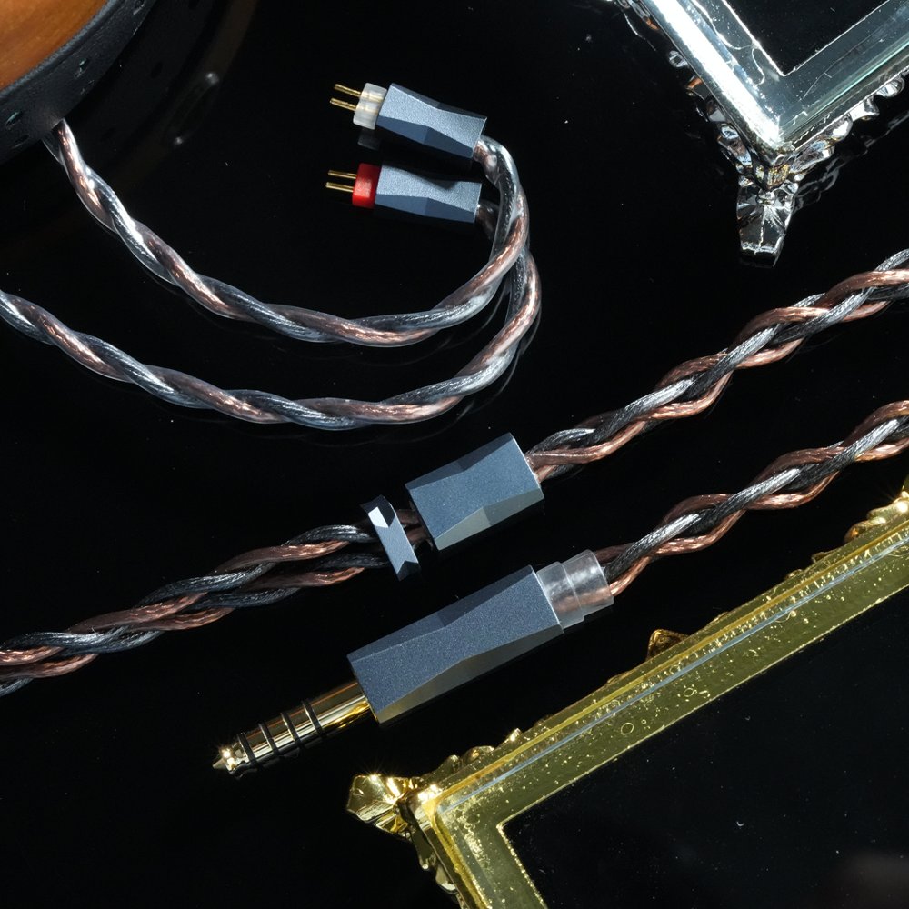 XinhsAudio's tweet photo. XINHS Y13 11.11セールのお知らせ
🎧この4芯グラフェンシールド層＋古河銅シールド層
店舗のクーポンとコイン割引を組み合わせて、最低3,223.78円で入手可能で、購入時にブラックカラーの布製ボックスをプレゼントします🌹
👉割引コード：XINHSY13
https://t.co/OKxrIdmiWm
#XINHS https://t.co/jmRGe3uDaN