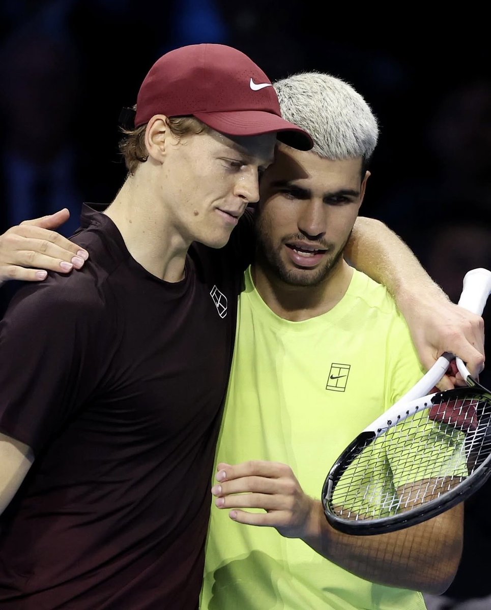 demelza72's tweet photo. Un Maestro e un Numero Uno
Due Numeri Uno
Due Alieni
Due giovani uomini
Una sola certezza, ogni loro incontro รจ uno spettacolo assicurato
#Sinner
#Alcaraz
#NittoFinals
#TorinoFinals
#ATPFinal https://t.co/GlIU7FB6NY