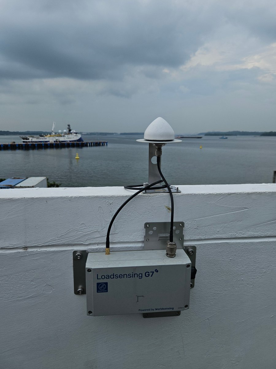 Worldsensing's tweet image. 🛰️GNSS in action -  Use case #5

We recently visited @Fugro’s Singapore office to verify the installation of our #GNSSMeter on their coastal wall.

They can monitor 3D ground movements with millimetric precision, ensuring wall stability and enhancing coastal safety.