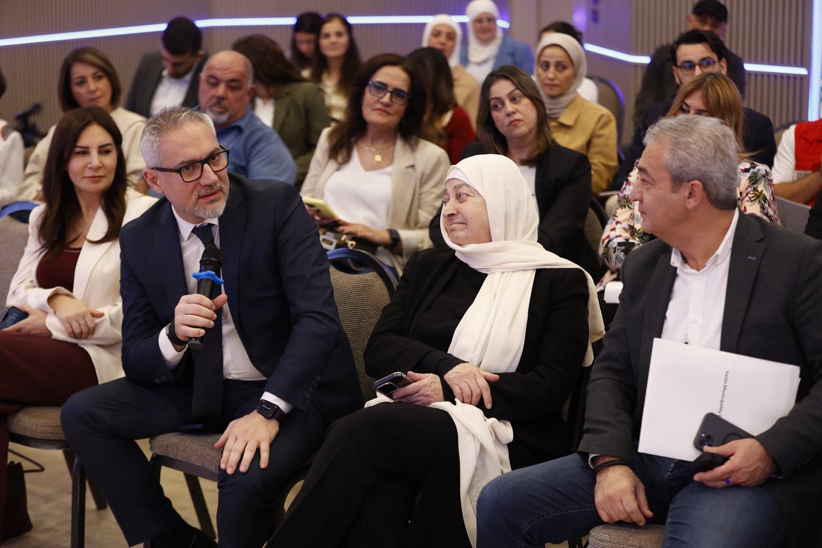 CNRSL's tweet photo. بدأت الجلسة بعرض المهندس جهاد عكوم حول واجهة العلوم والسياسات، تلتها الجلسة العملية الأولى مع الدكتور حسن السبع، باحث في المركز الوطني للمخاطر الطبيعية والانذار المبكر التابع للمجلس، والتي شملت مناقشة التكامل بين أنظمة الإنذار المبكر والتخطيط الحضري. https://t.co/sZZq1x37fF