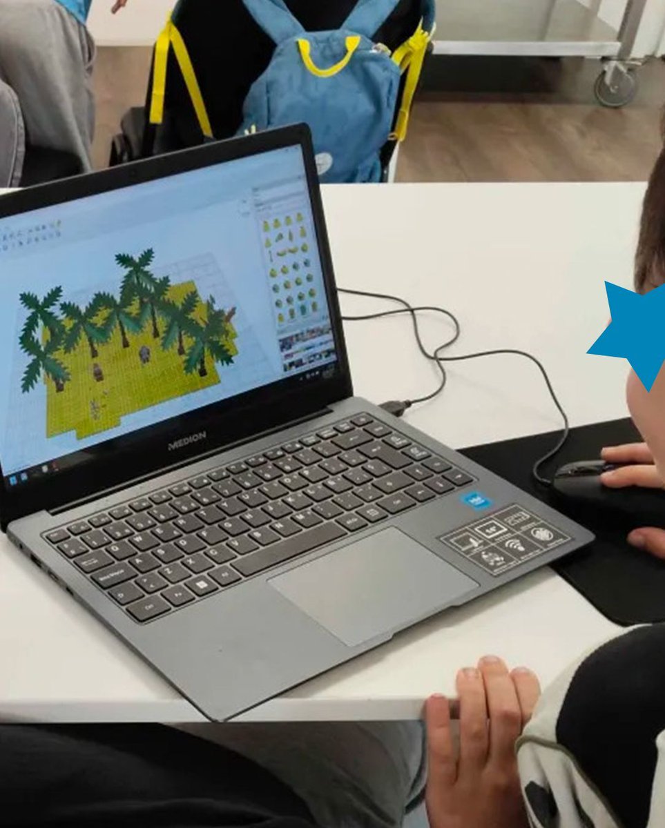 eixoscreativa's tweet image. Creacions amb #LeoCAD a l&apos;escola Els 30 Passos! 🧱
#extraescolars #steam #programació #videojocs