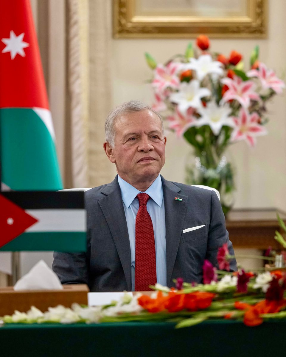 الميثاق الوطني يُعرب عن اعتزازه بالجهود التي يبذلها جلالة الملك في خدمة الوطن وأبناء شعبه       
facebook.com/share/1GgxaVKK…
#حزب_الميثاق_الوطني
#ميثاق_بيننا_عهد_علينا
#الاردن