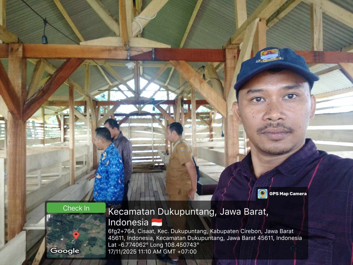 Gotong Royong Membangun Desa; wujud nyata kerja kolaboratif semua pihak dalam Membangun Bangsa
#TerimaKasihYandriSusanto
#SelamatkanDesaDariNarkotika
#DesaBersinar
#DesaGotongRoyong
<a href="/prabowo/">Prabowo Subianto</a>
<a href="/YandriSusanto/">Yandri Susanto</a>
<a href="/ArizaPatria/">Ariza Patria</a>