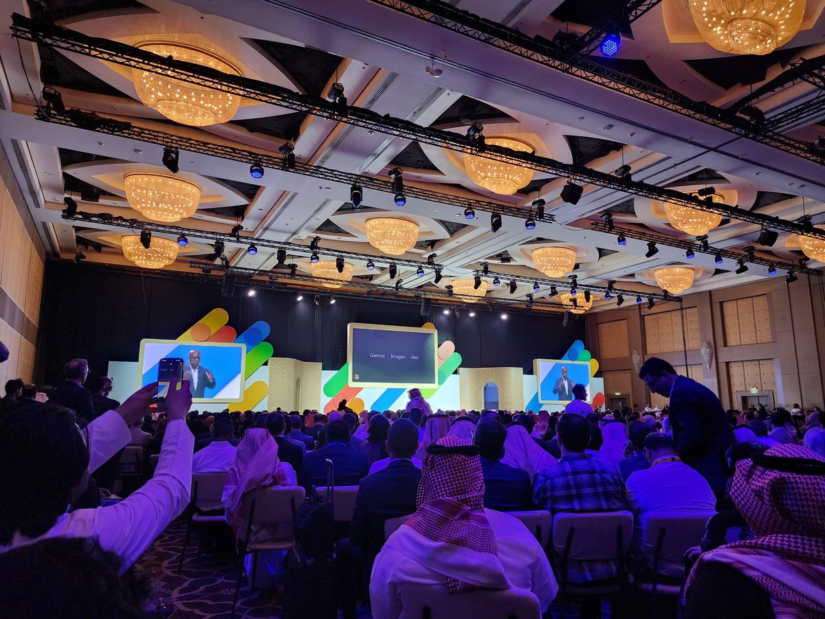 Abdulrrhman_H's tweet image. #GoogleCloud Summit #SaudiArabia